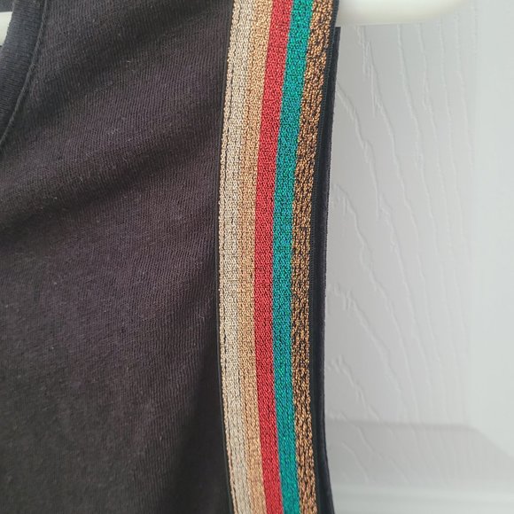 Natural Life black top with shiny sides - Picture 2 of 3